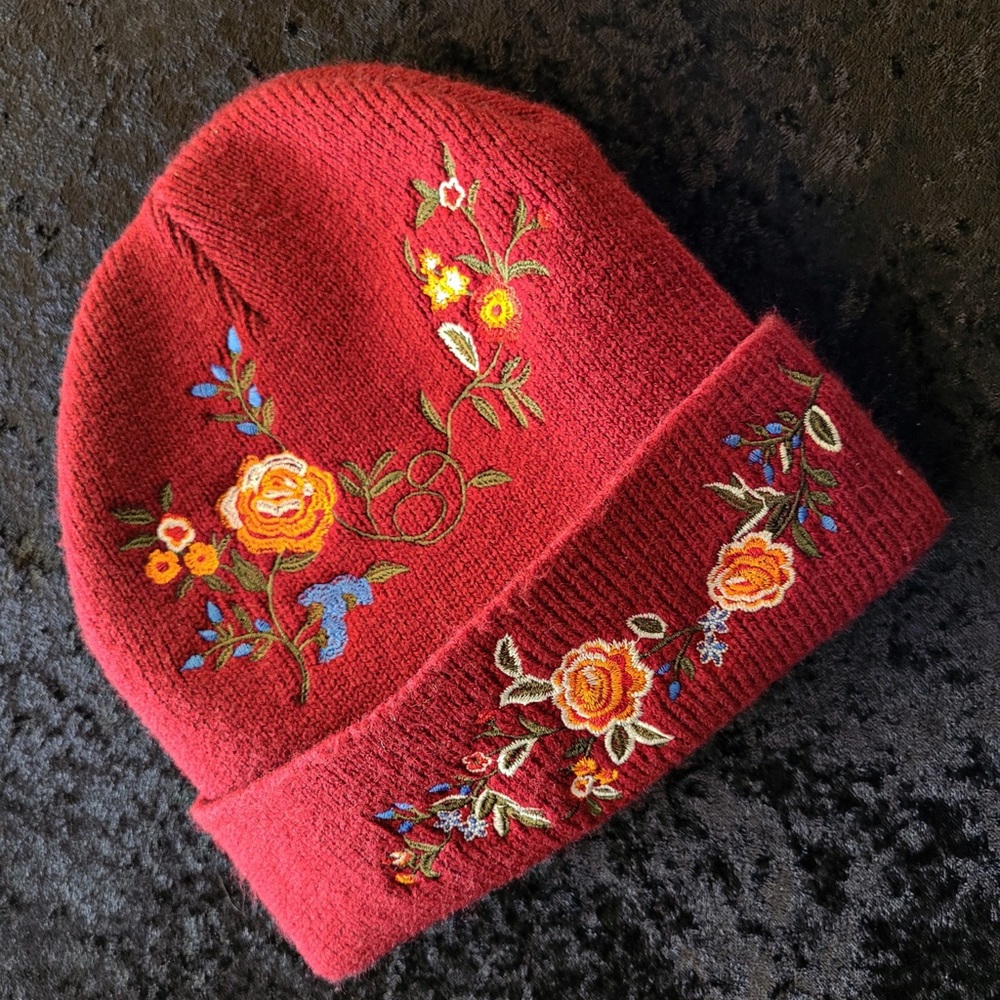 Red knit beanie/skull cap with embroidery